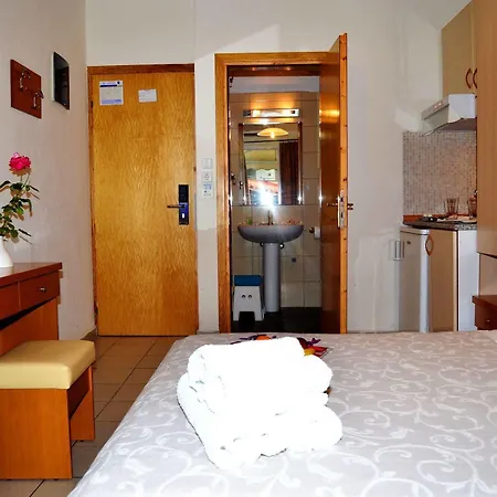 Aspida & Hotel 2*